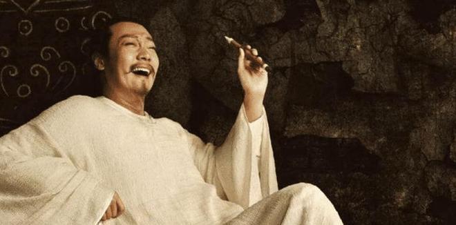 《大圣之路李白出装攻略视频——征战江山，不忘初心》（李白的成长之路与合理出装选择）