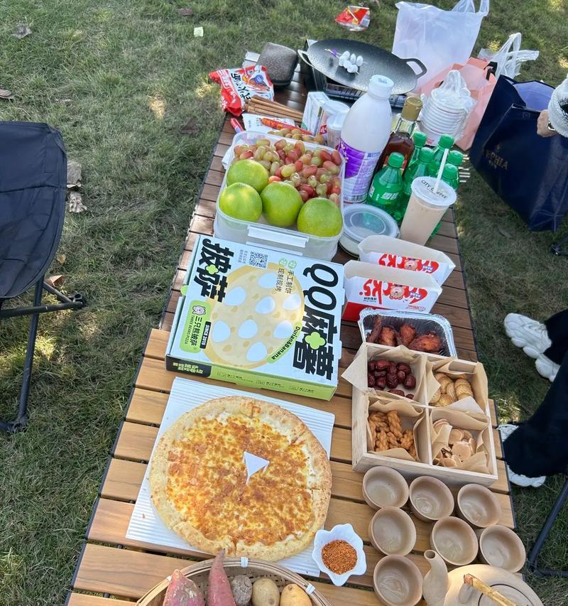 露营游戏攻略（为你的露营之旅带来最美味的披萨体验）